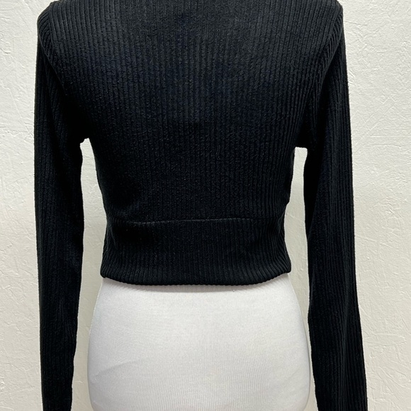 WILD Fable Cropped Rib Knit Long Sleeve V-Neck Top - Picture 2 of 7